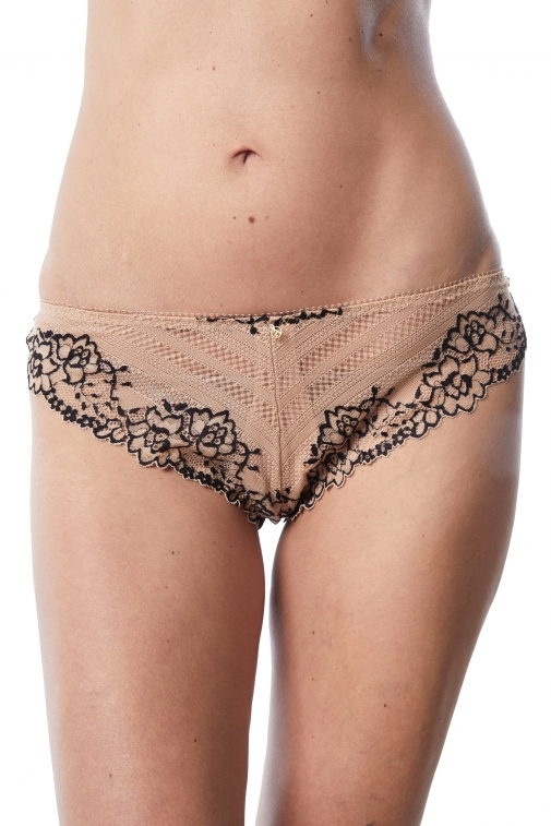 Solia-s Nude - String