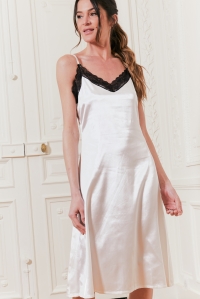 77040-milana Ivory - Noite